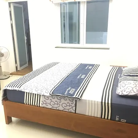 Smiley Apartment 8